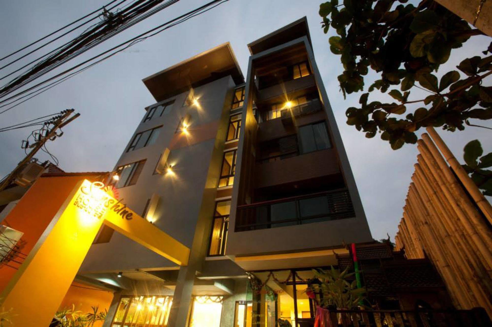 Готель Oyo 233 Sunshine House Чіангмай Екстер'єр фото