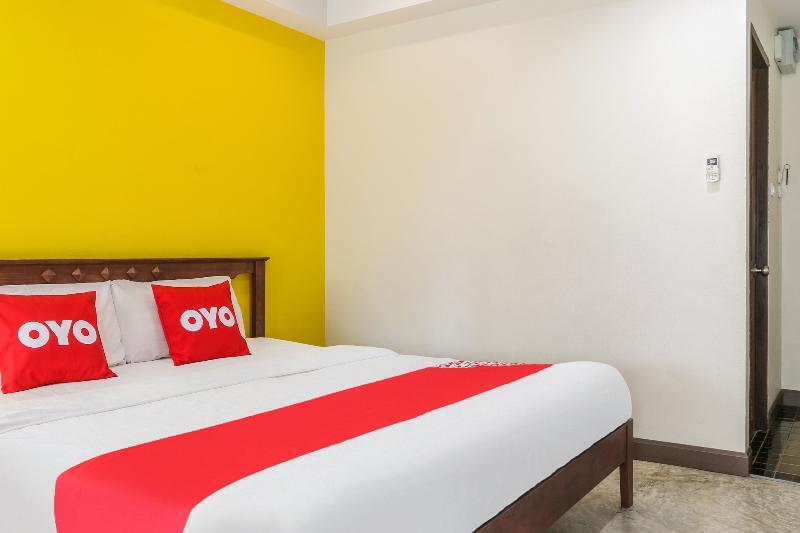 Готель Oyo 233 Sunshine House Чіангмай Екстер'єр фото